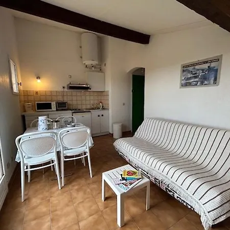 : Lumineux 2 Pieces Avec Parking Dans Calme - Fr-1-226-536 Apartment *