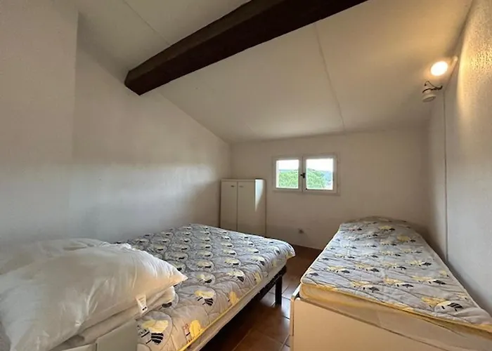 : Lumineux 2 Pieces Avec Parking Dans Calme - Fr-1-226-536 Appartement