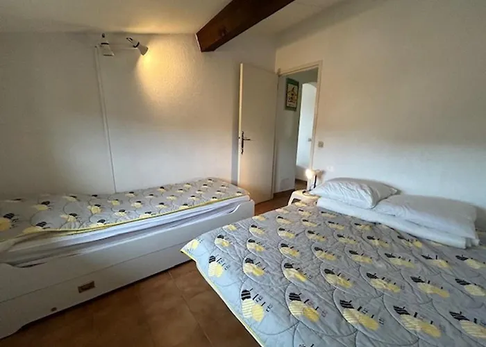 : Lumineux 2 Pièces Avec Parking Dans Résidence Calme - Fr-1-226-536 * Sainte-Maxime