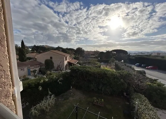 Appartement : Lumineux 2 Pieces Avec Parking Dans Calme - Fr-1-226-536